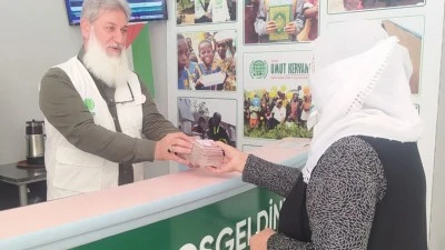 100 BİN LİRAYI GAZZE’YE BAĞIŞLADI