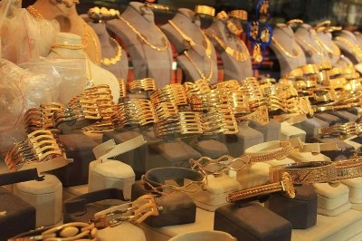ALTIN G&Uuml;NE D&Uuml;Ş&Uuml;ŞLE BAŞLADI