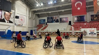 BATMAN ENGELLİLER LİDER AMED&rsquo;E KARŞI