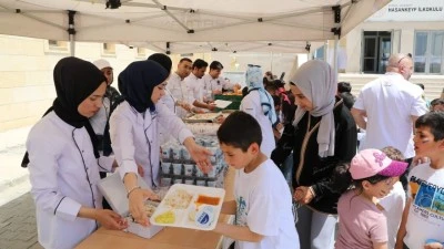 ANNELER YARIŞTI, &Ccedil;OCUKLAR EĞLENDİ