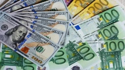 EURO 53 LİRAYI GE&Ccedil;Tİ