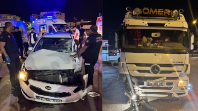 OTOMOBİL VE TIR ÇARPIŞTI:3 YARALI