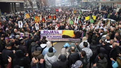 BATMAN'DA "ROJAVA&rsquo;DA SAVAŞA HAYIR" Y&Uuml;R&Uuml;Y&Uuml;Ş&Uuml;