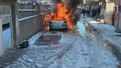 PARK HALİNDEKİ ARA&Ccedil; YANDI