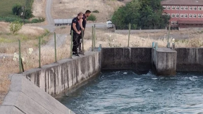 SULAMA KANALINDA KAYBOLAN GEN&Ccedil; ARANIYOR