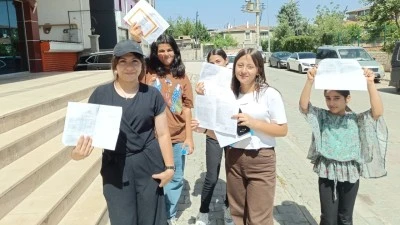 BATMAN’DA 171 BİN ÖĞRENCİ KARNE SEVİNCİ YAŞIYOR