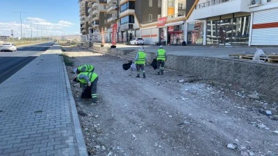 ÇEVRE YOLLARINDA TEMİZLİK ÇALIŞMASI