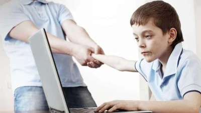 KONTROLSÜZ TEKNOLOJİ KULLANIMI ÇOCUKLARDA TEHLİKE OLUŞTURUR