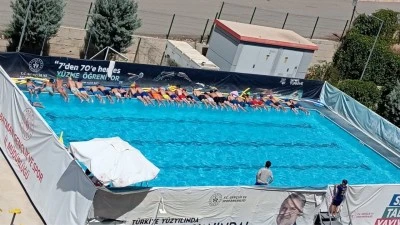 250 ÇOCUK PORTATİF HAVUZDAN YARARLANIYOR