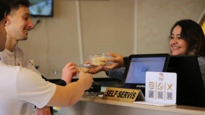 &Ccedil;&Ouml;LYAKLI VATANDAŞLARA KANDİL İKRAMI