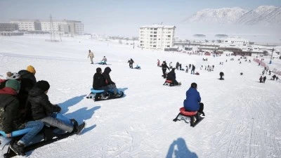 &Ccedil;OCUKLAR TATVAN&rsquo;DA KIŞ ETKİNLİĞİNDE BİR ARAYA GELDİ