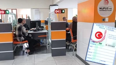 13 BİN 700 KİŞİ H&Acirc;L&Acirc; ESKİ KİMLİKLE YAŞIYOR