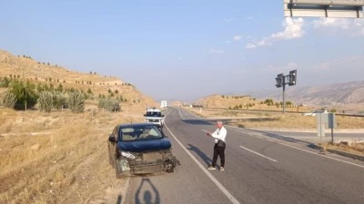HASANKEYF YOLUNDA KAZA: 2 YARALI