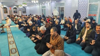 SABAH NAMAZIYLA GELEN HUZUR