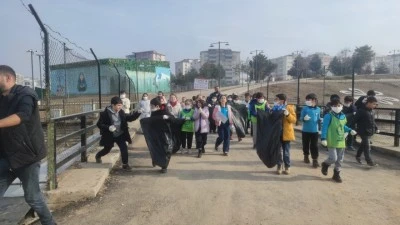 PARKLAR ONLARIN ELLERİNDE TEMİZLENİYOR