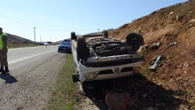 MİNİB&Uuml;S TAKLA ATTI