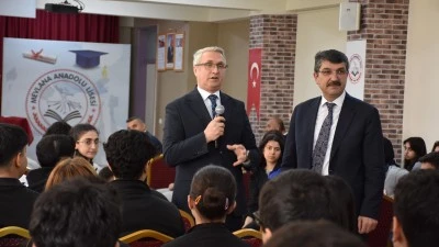 KARİYER G&Uuml;NLERİNDE TECR&Uuml;BELERİNİ PAYLAŞTI