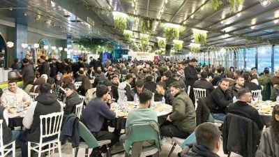 GEN&Ccedil;LİK İFTARINDA COŞKU, BU GEN&Ccedil;LİK LİDERİNİN YANINDA