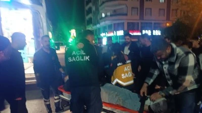 MOTOSİKLET S&Uuml;R&Uuml;C&Uuml;S&Uuml; YARALANDI 