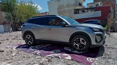 ARABAYA &Ouml;ZEL HALI,G&Ouml;RENLER G&Uuml;L&Uuml;MSEDİ