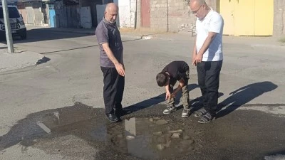 MAHALLE SAKİNLERİNDEN YETKİLİLERE SU KA&Ccedil;AĞI &Ccedil;AĞRISI
