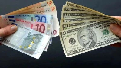 DOLAR VE EURO GÜNE YÜKSELİŞLE BAŞLADI