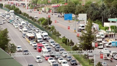 BİR AYDA 624 ARAÇ ARTTI
