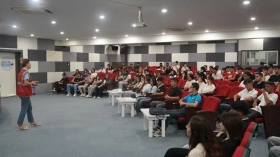 LİSE STAJYERLERİNE İŞ SAĞLIĞI VE GÜVENLİĞİ EĞİTİMİ
