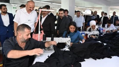 İLK &Ccedil;EYREKTE 2352 KİŞİ İSTİHDAMA KATILDI