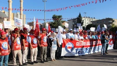 MEMURLAR İŞ BIRAKTI!