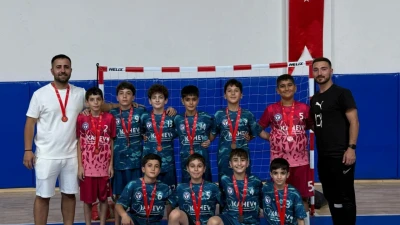 HENTBOLCULARDAN TARİHİ BAŞARI