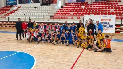 &nbsp;HENTBOLDA ŞAMPİYON PETROL ORTAOKULU