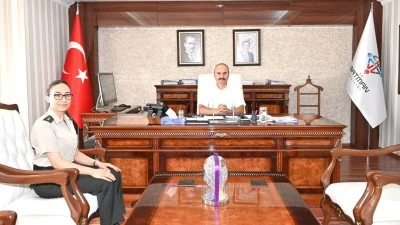 VALİ CANALP, ASKERLİK ŞUBE BAŞKANI ÜRKMEZ’İ KABUL ETTİ