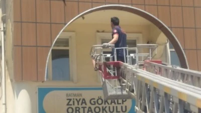 KUŞU İTFAİYE EKİPLERİ KURTARDI