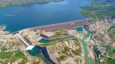 BARAJ KAPAKLARI A&Ccedil;ILIYOR