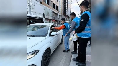 DEVA PARTİSİ&rsquo;NDEN İFTAR VE TERAVİH SONRASI İKRAM