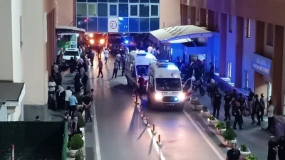 BATMAN'DA TRAFİK KAZASI SONRASI BIÇAKLI KAVGA: 2 YARALI