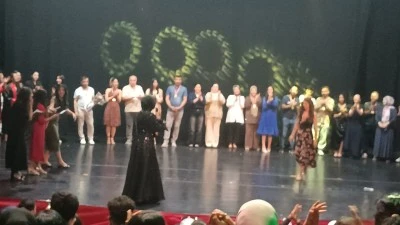 MEZUNİYET COŞKUSU SAHNEYE TAŞINDI