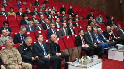 KOORDİNASYON TOPLANTISINDA DİKKAT &Ccedil;EKEN A&Ccedil;IKLAMALAR