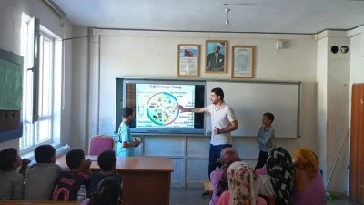 ÇOCUKLARA VE YETİŞKİNLERE ŞEKER UYARISI