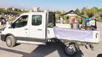 MEZARLIKLARDA GÜLSUYU UYGULAMASI