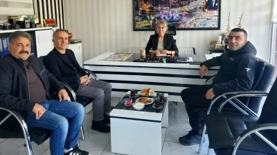 ESNAF TEMSİLCİLERİNDEN GAZETEMİZE 64. YIL ZİYARETİ