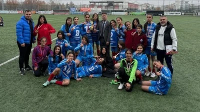 TOKİ KAZIM KARABEKİR ORTAOKULU YILDIZ KIZLAR FUTBOLDA ZİRVEDE