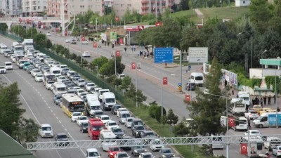 DURMUŞ: TRAFİK KURALLARINA UYMAK DİNİ BİR VECİBEDİR