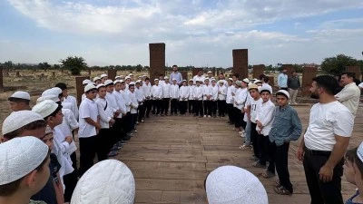 HAFIZLAR AHLAT&rsquo;TA TARİHLE BULUŞTU