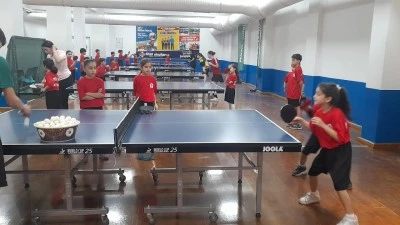 KIRMIZI-BEYAZLILARDAN MASA TENİSİ HAMLESİ