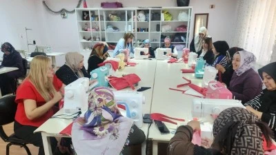 KADINLARA Y&Ouml;NELİK TERZİLİK KURSU BAŞLADI