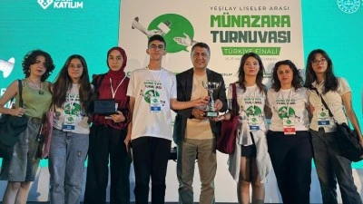 YEŞİLAY MÜNAZARA YARIŞMASINDA BÜYÜK BAŞARI