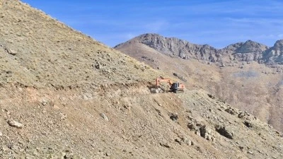 KÖY YOLLARINDA ÇALIŞMALAR SÜRÜYOR