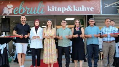 KİTAP VE KAHVE TUTKUNLARININ BULUŞMA NOKTASI